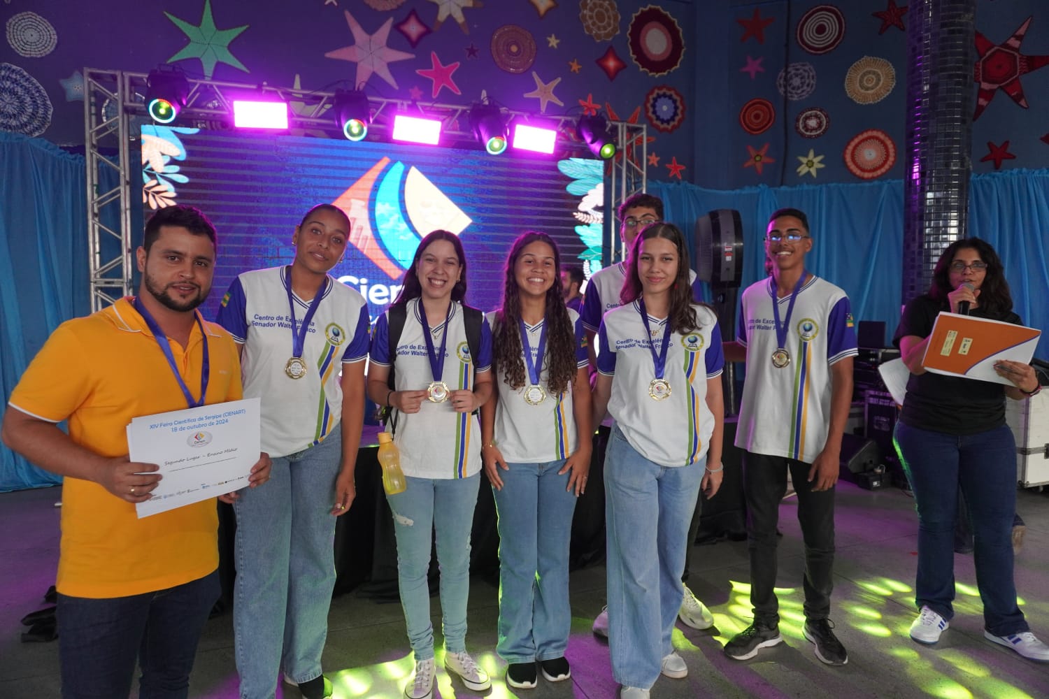 Centro de Excelência Senador Walter Franco de Estância recebeu o 2° lugar na categoria ensino médio e 2° lugar geral da Feira