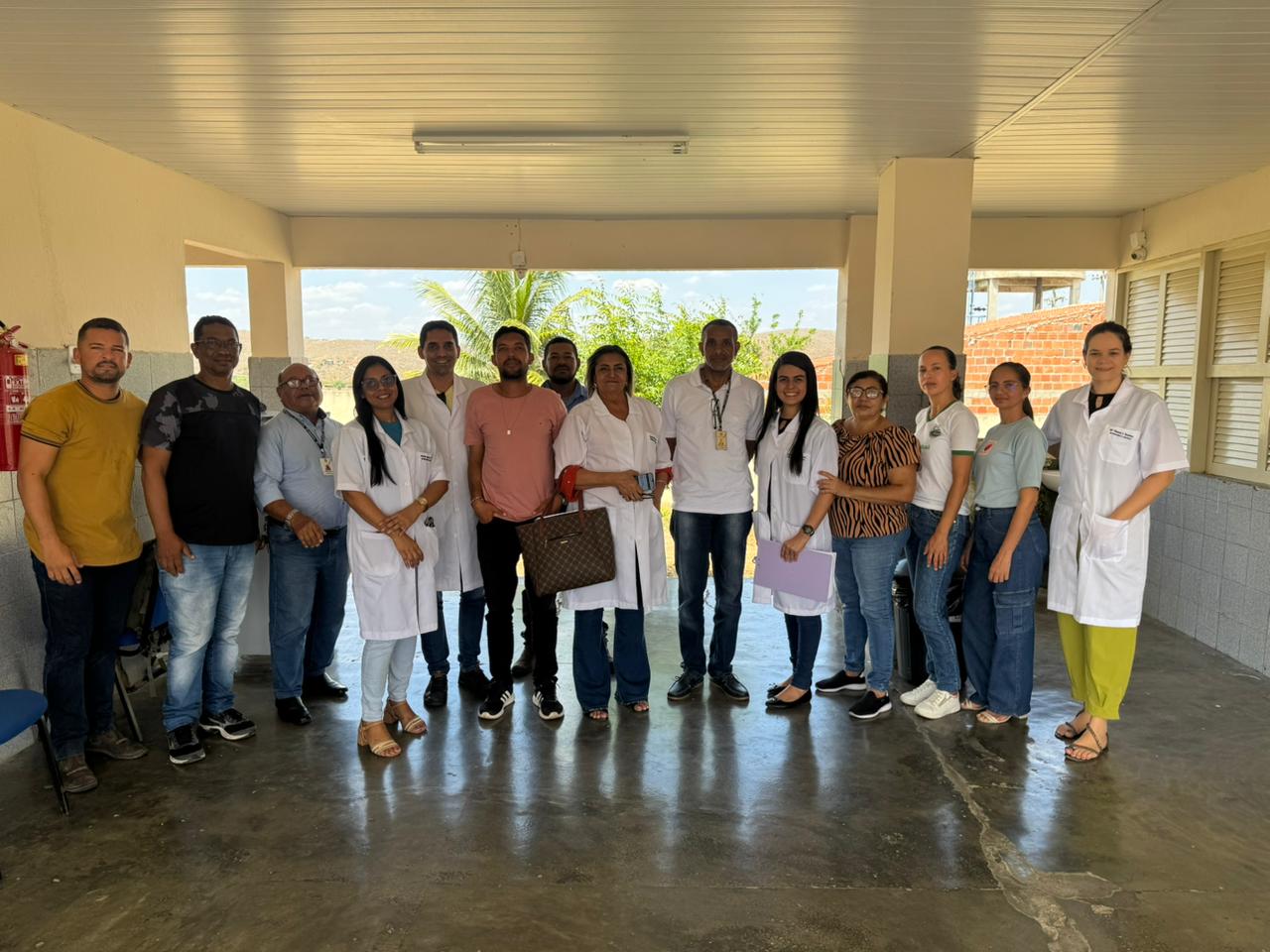 Durante as visitas, são desenvolvidas atividades como análise das condições de armazenamento e preparo dos alimentos