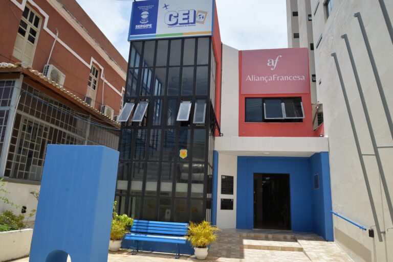 Estudantes da rede estadual de ensino são selecionados para curso de língua francesa
