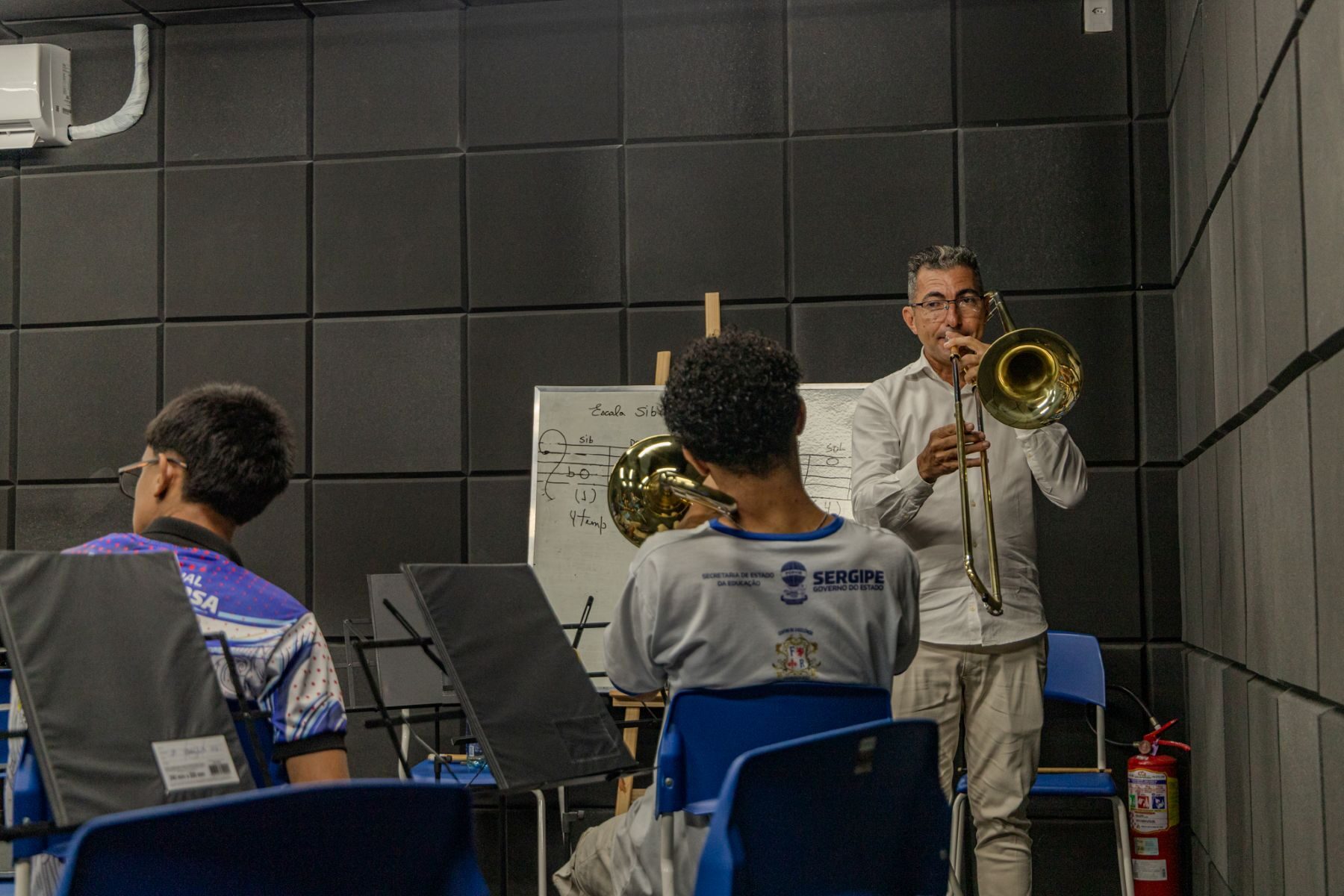 A iniciativa promove o ensino musical
