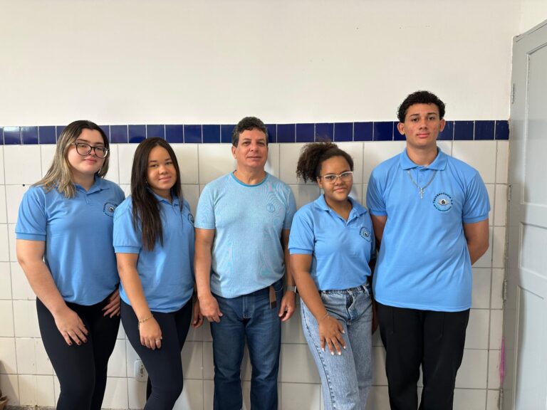 Alunos do Centro de Excelência Governador Augusto Franco criam protótipo de monitoramento remoto para ambientes escolares