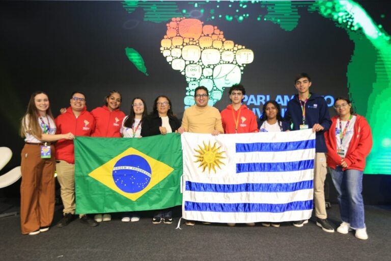 Aluno da rede estadual de Sergipe lidera delegação brasileira no Parlamento Juvenil do Mercosul