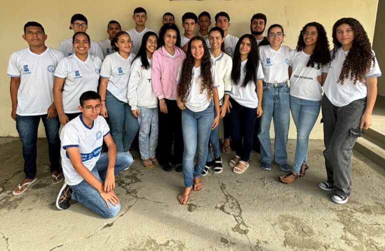 Alunos do Centro de Excelência Maria das Graças Menezes Moura conquistam medalha de Diamante na Olimpíada Internacional Matemática Sem Fronteiras 2025