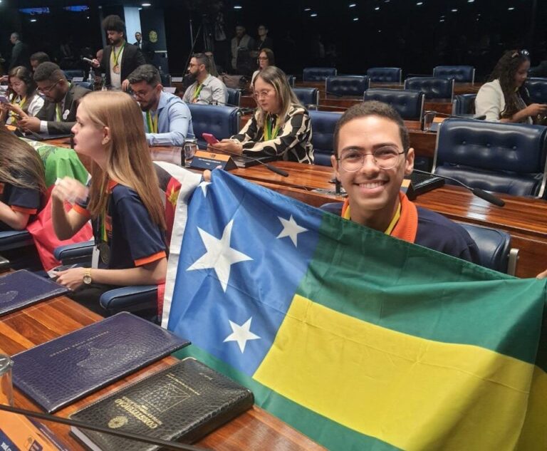 Estudante de escola da rede pública estadual em Poço Verde toma posse como Jovem Senador 2025 em Brasília