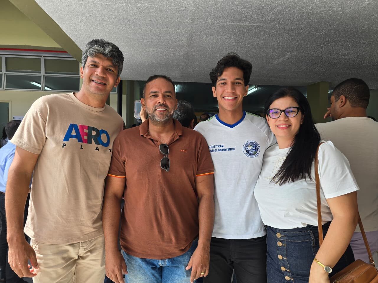 Pedro Orlando e os familiares de Canindé de São Francisco vai para Vancouver, no Canadá