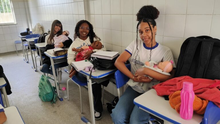 Alunos da rede pública estadual de ensino vivenciam atividade de enfrentamento à gravidez na adolescência