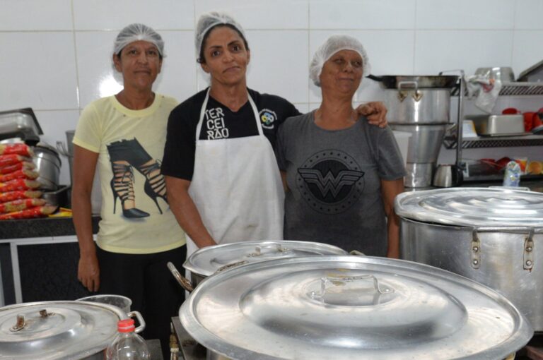 Merendeiras da rede pública estadual transformam a alimentação escolar em Sergipe