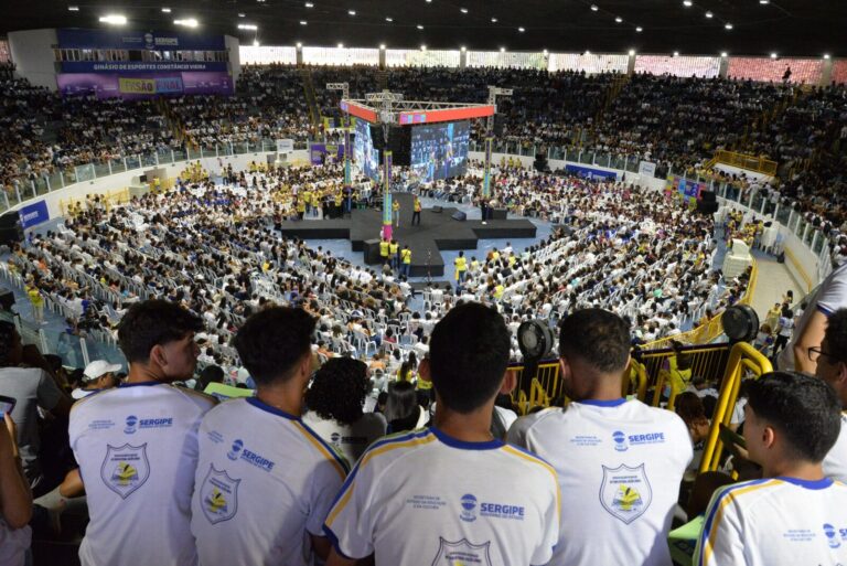 Maior revisão para o Enem do Brasil reúne mais de 6 mil estudantes em Sergipe
