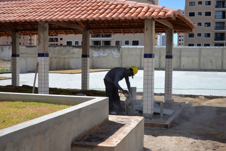 Secretaria de Estado da Educação acompanha obras de modernização em escolas da rede estadual