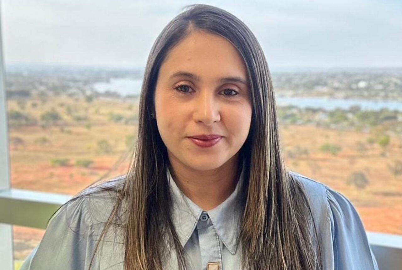 Professora de redação Daniele Neres