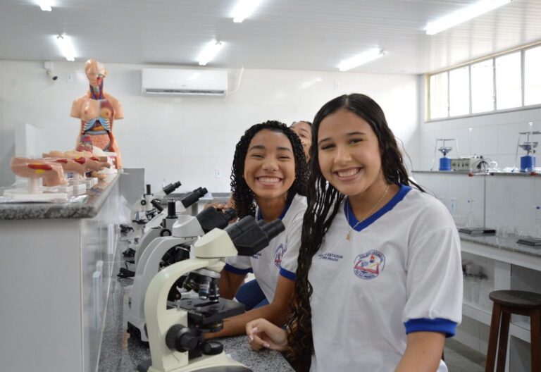Investimentos na educação pública de Aracaju reforçam compromisso com os estudantes da capital