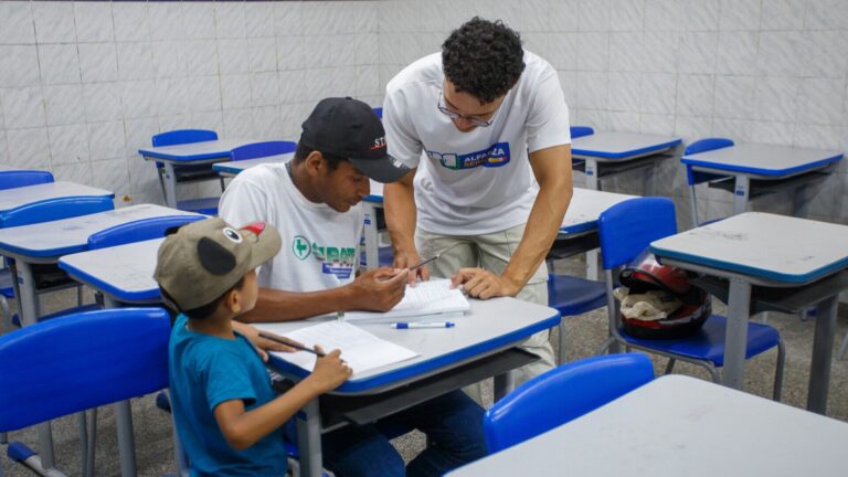 Programa Alfabetiza Sergipe inicia matrículas para o ano letivo de 2026 e alcança 42 municípios sergipanos