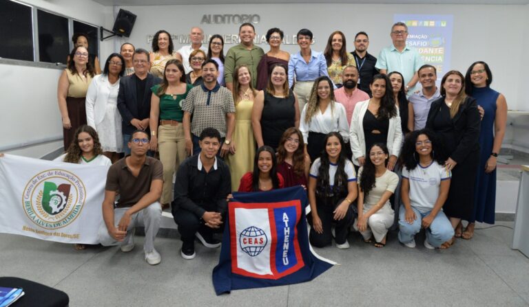 Educação Estadual e Fundação Getúlio Vargas premiam alunos no Desafio Estudante Influência