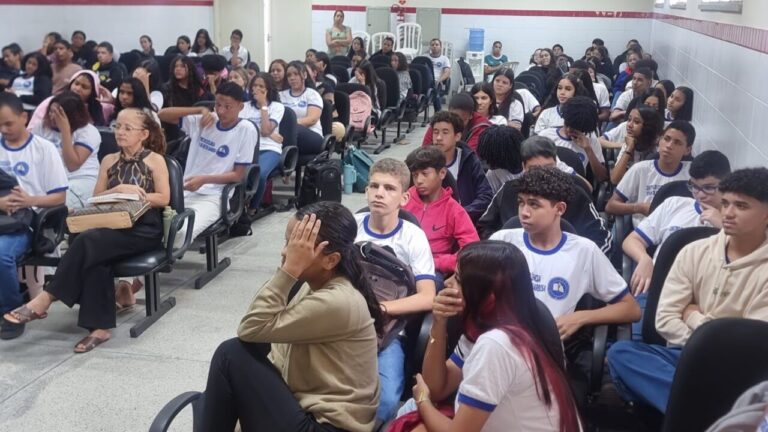 Centro de Excelência Joana de Freitas Barbosa realiza ações de enfrentamento à violência contra a mulher