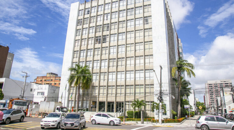 Justiça determina suspensão de greve dos professores da rede estadual