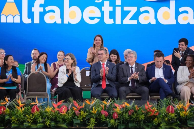 Sergipe bate metas e recebe Selo Ouro do Compromisso com a Alfabetização 2025