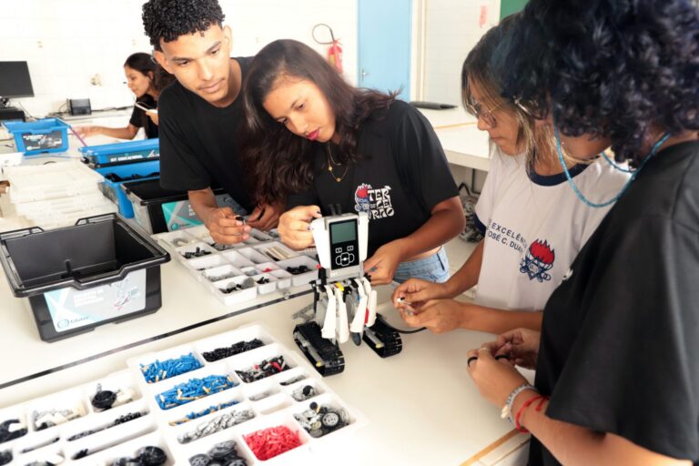 Sergipe avança e transforma a educação com robótica e sala maker