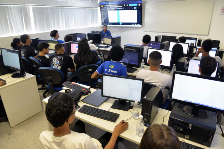 Seed promove imersão tecnológica e mobiliza estudantes e professores para o Educkathon 2026