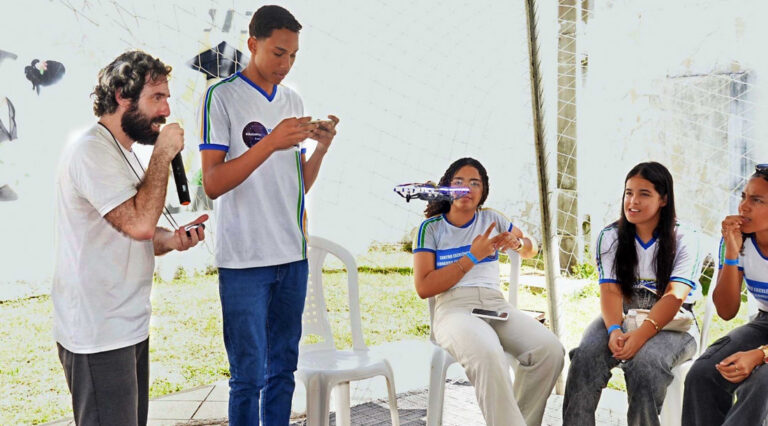 Oficina de Drone atrai estudantes durante programação do Educkathon 2026