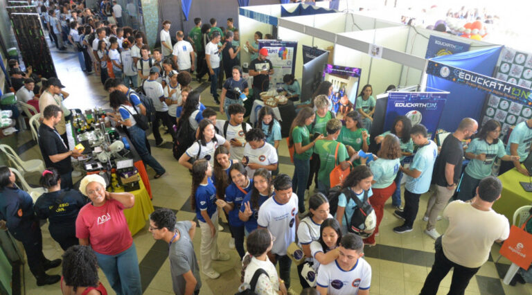 Feira de Inovação Tecnológica reúne milhares de estudantes e professores no primeiro dia do Educkathon 2026