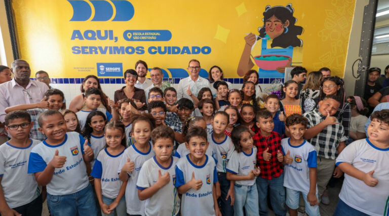 Governo do Estado entrega reforma de escola referência em inclusão
