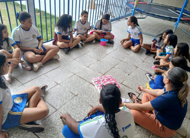 Governo de Sergipe fortalece acolhimento com ações de dignidade menstrual na rede pública estadual de ensino