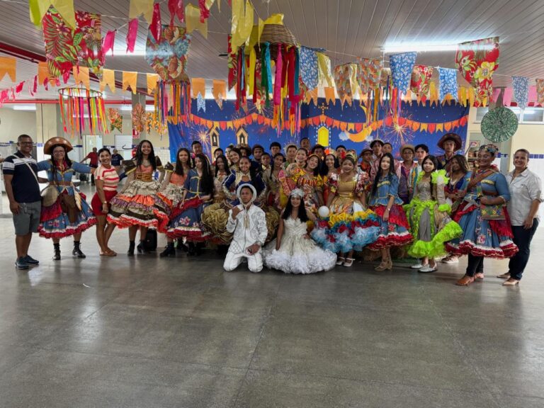 Colégio Estadual Ivo do Prado realiza a 5ª edição do ‘ARRAIVO’ com valorização da cultura popular nordestina