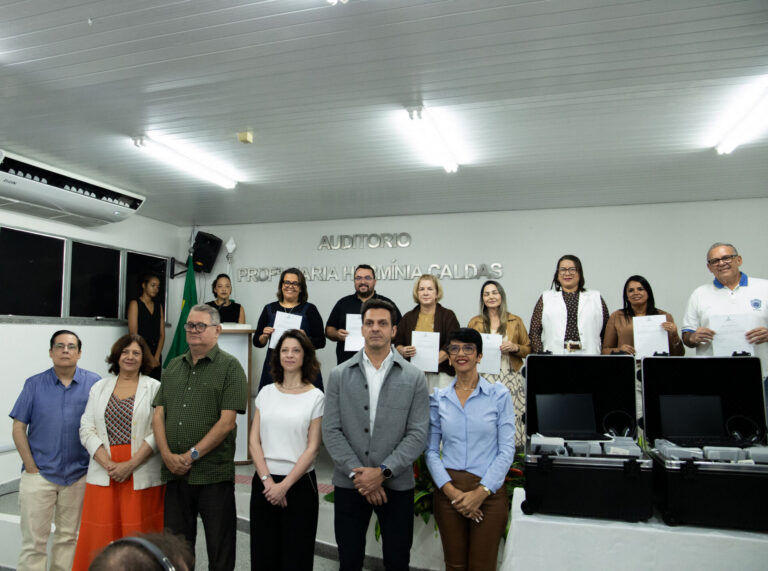 Sergipe amplia acesso à educação digital com entrega de 20 kits tecnológicos nas redes estadual e municipal de ensino