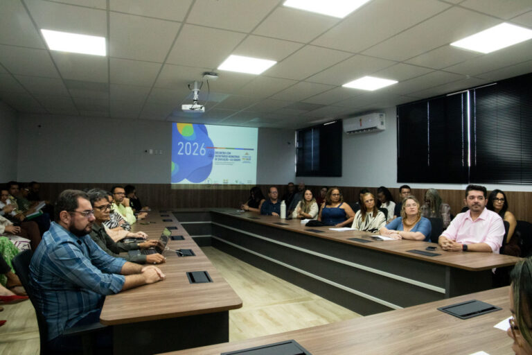 Secretaria de Estado da Educação reúne municípios para fortalecer ações do programa Alfabetizar pra Valer