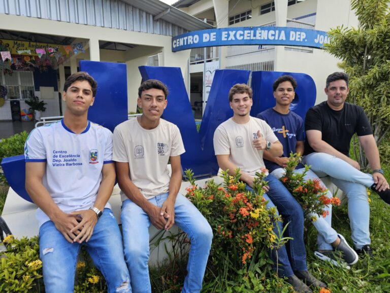 Projeto de escola pública estadual idealiza plataforma com base em inteligência artificial para estudos sobre Enem e Saese