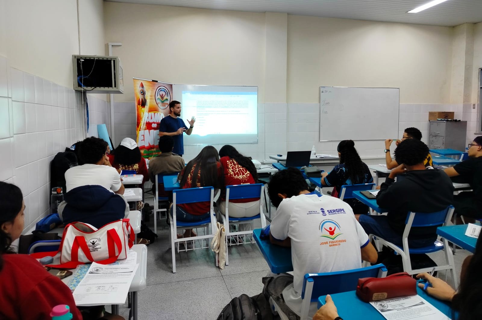 Aulões presenciais tiram dúvidas e aumenta a confiança do aluno