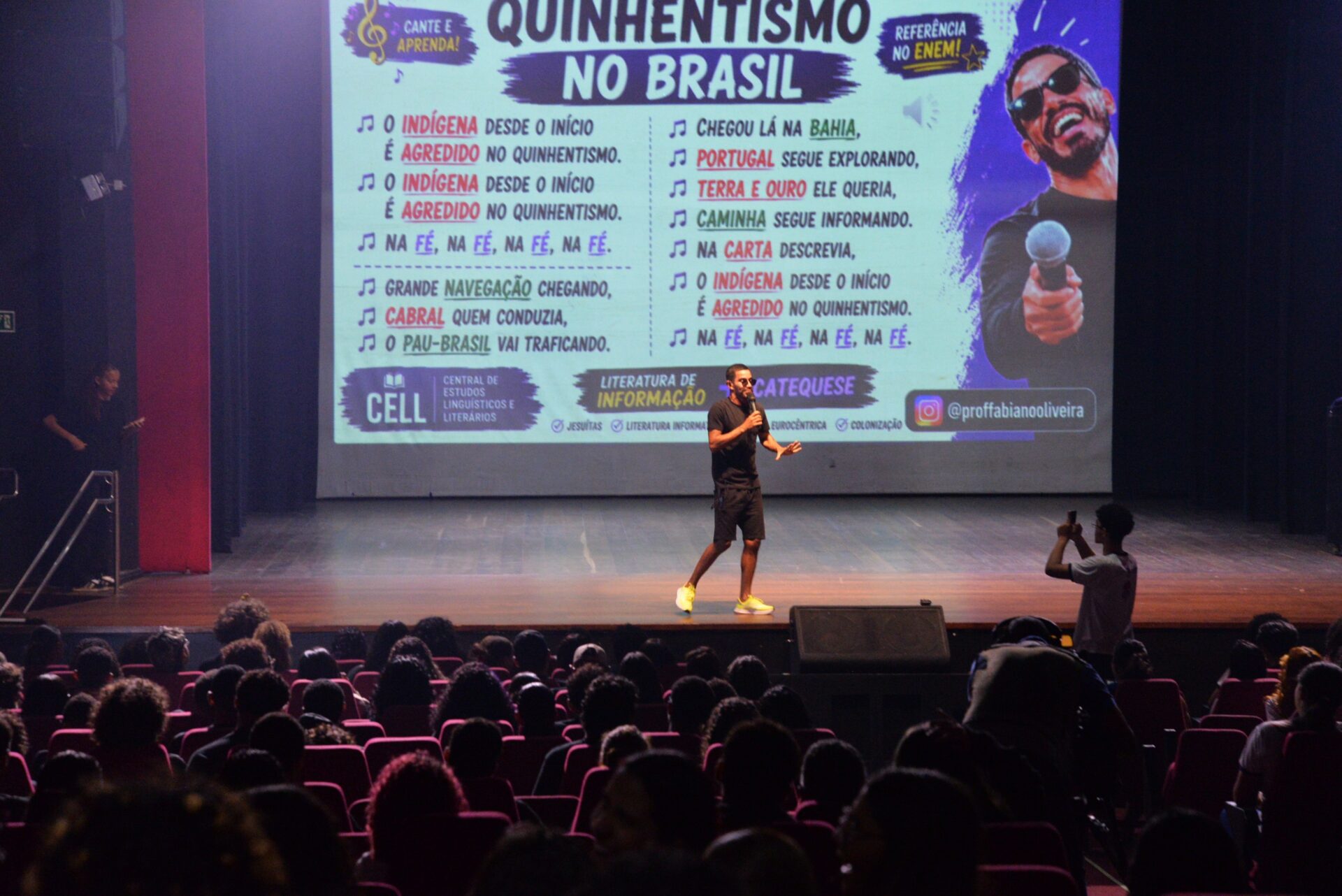 Versos de músicas famosas são adaptadas para trazer conteúdos do Enem