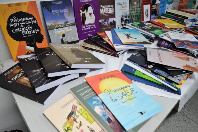 Editora Seed lança livros de estudantes da rede pública estadual